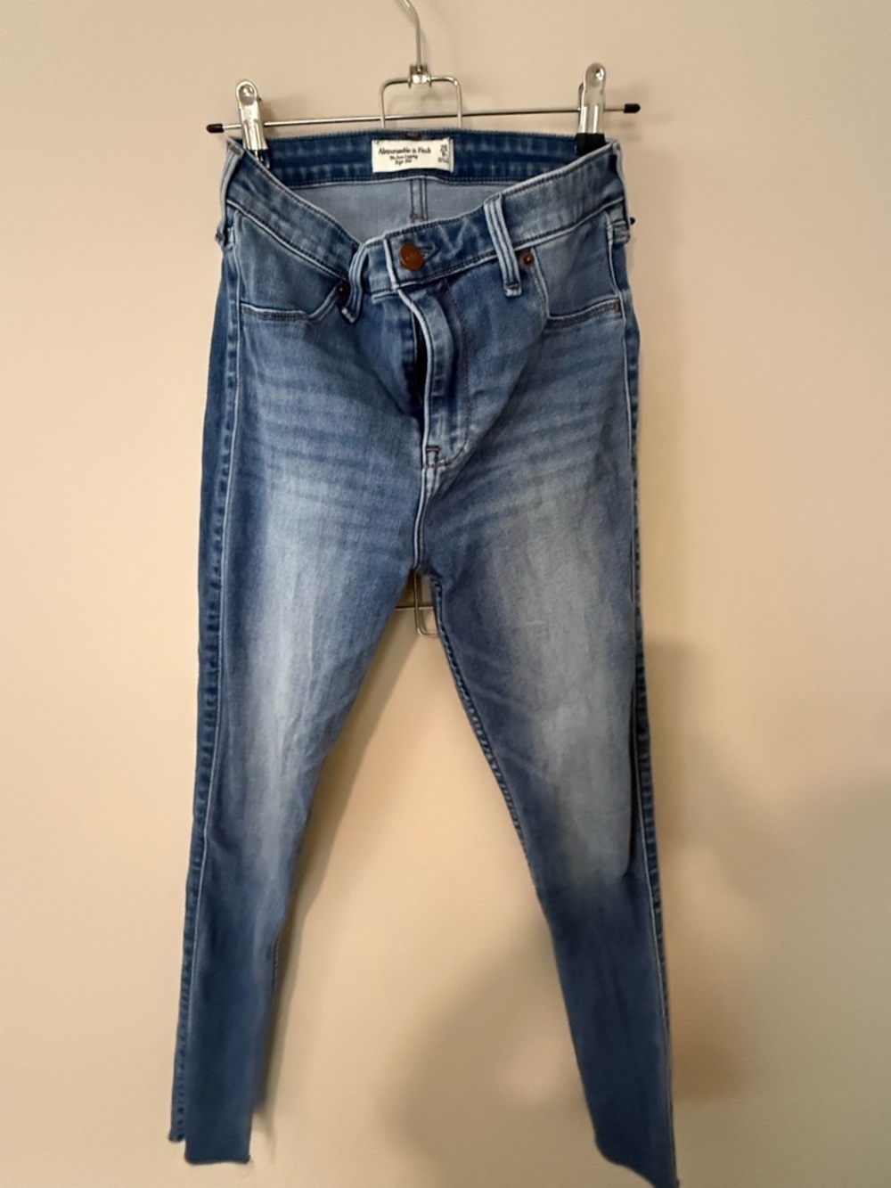 Abercrombie & Fitch women’s Light Blue jegging size 6 barely worn high rise